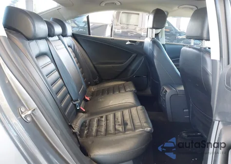 2006 Volkswagen Passat 3.6 from USA, damaged, VIN WVWDU73C16P152339